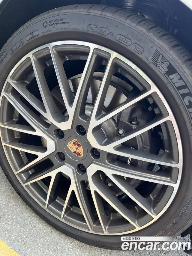 Porsche Panamera 976 — Фото автомобиля 10