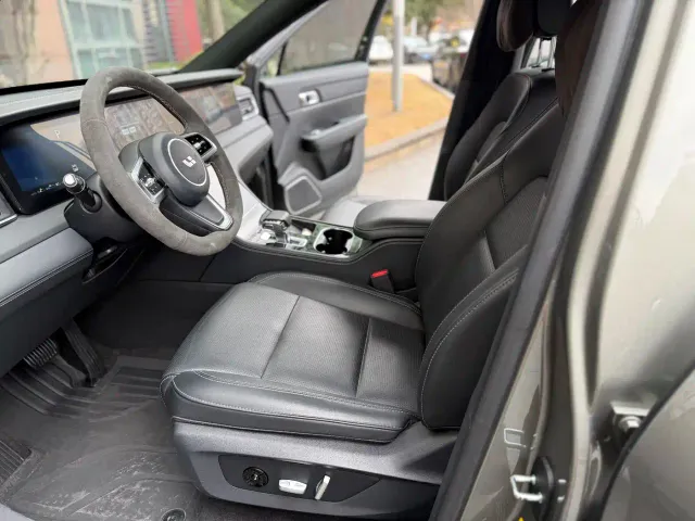 Li Auto ONE — Фото автомобиля 4
