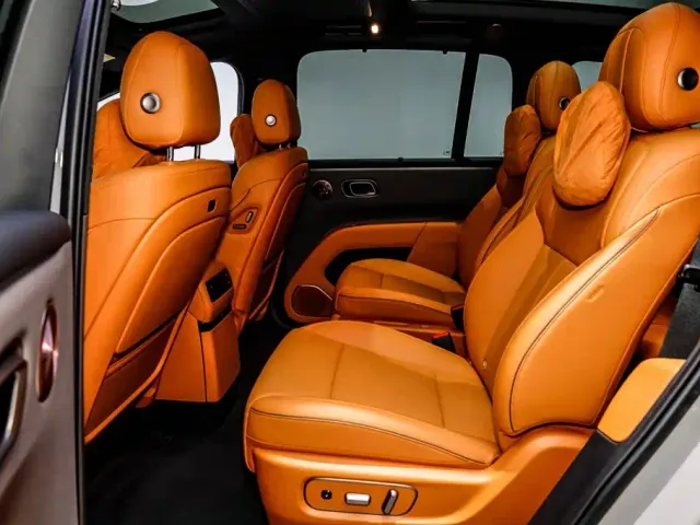 Li Auto i8 — Фото автомобиля 13