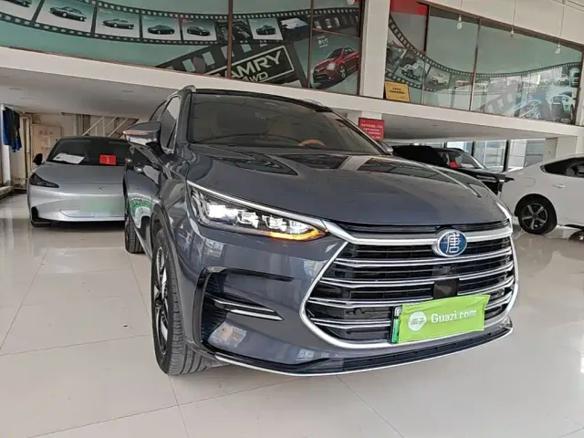 BYD Tang — Фото автомобиля 3