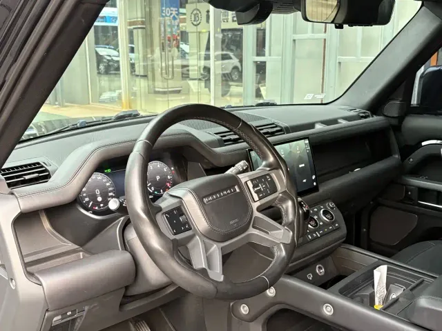 Land Rover Defender — Фото автомобиля 9