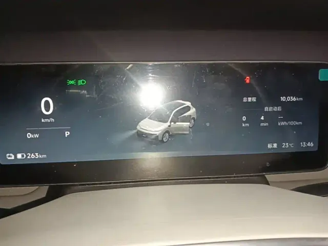 Leapmotor B10 — Фото автомобиля 11