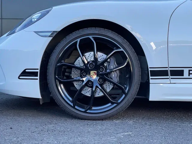 Porsche 718 — Фото автомобиля 7