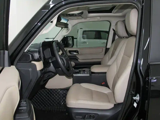 Toyota Prado — Фото автомобиля 7