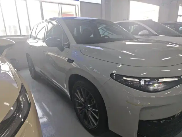 Leapmotor C10 — Фото автомобиля 3