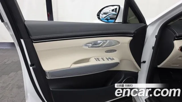 Genesis GV70 2.5T Бензин AWD — Фото автомобиля 8