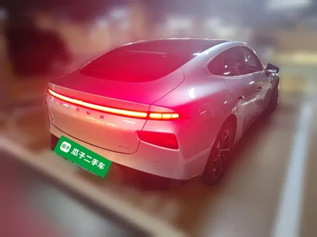 Xpeng P7 — Фото автомобиля 4
