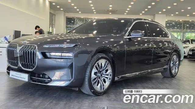Фотография автомобиля — BMW 7 Series G70