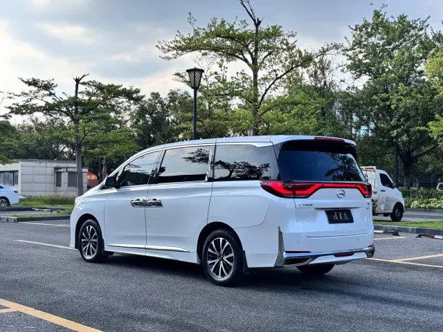 GAC Trumpchi M8 — Фото автомобиля 16
