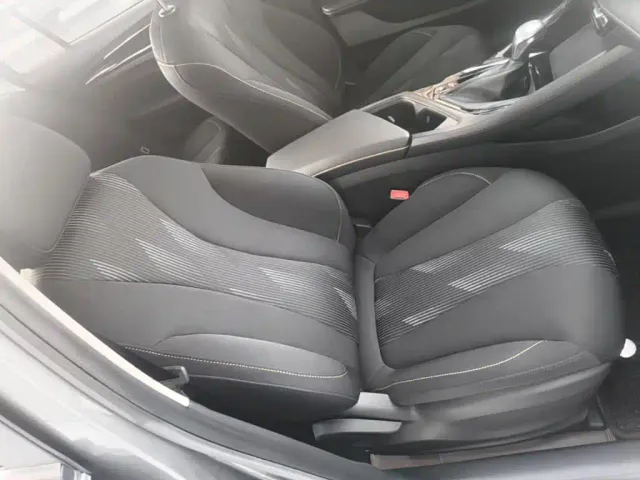 Roewe i5 — Фото автомобиля 24