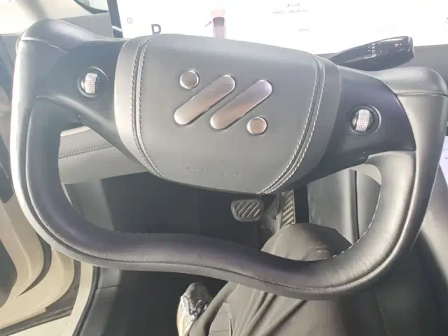 IM Motors LS6 — Фото автомобиля 10