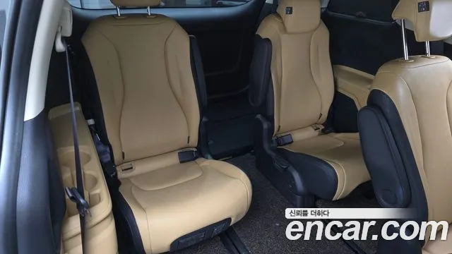 Kia Carnival 4th Gen — Фото автомобиля 13
