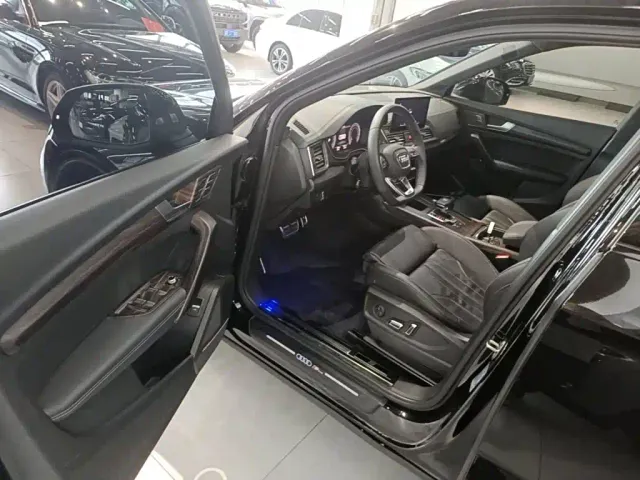 Audi Q5L — Фото автомобиля 15