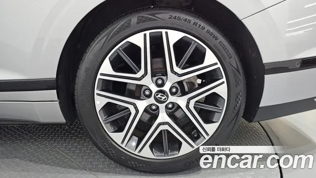 Hyundai Grandeur GN7 — Фото автомобиля 6