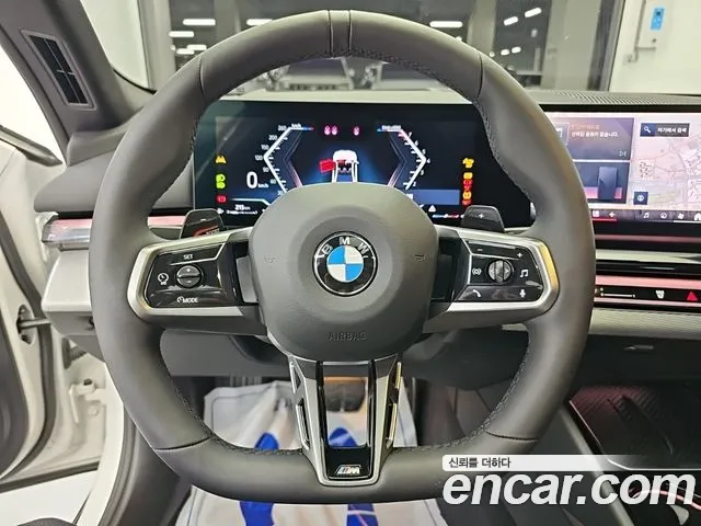 BMW 5 Series G60 — Фото автомобиля 9