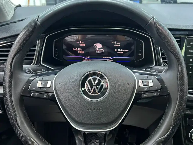 Volkswagen T-Roc — Фото автомобиля 12