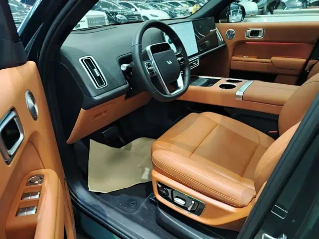Li Auto L9 — Фото автомобиля 15