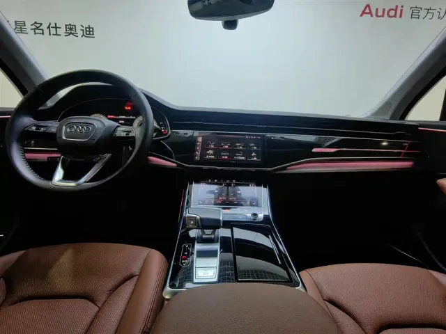Audi Q7 — Фото автомобиля 14