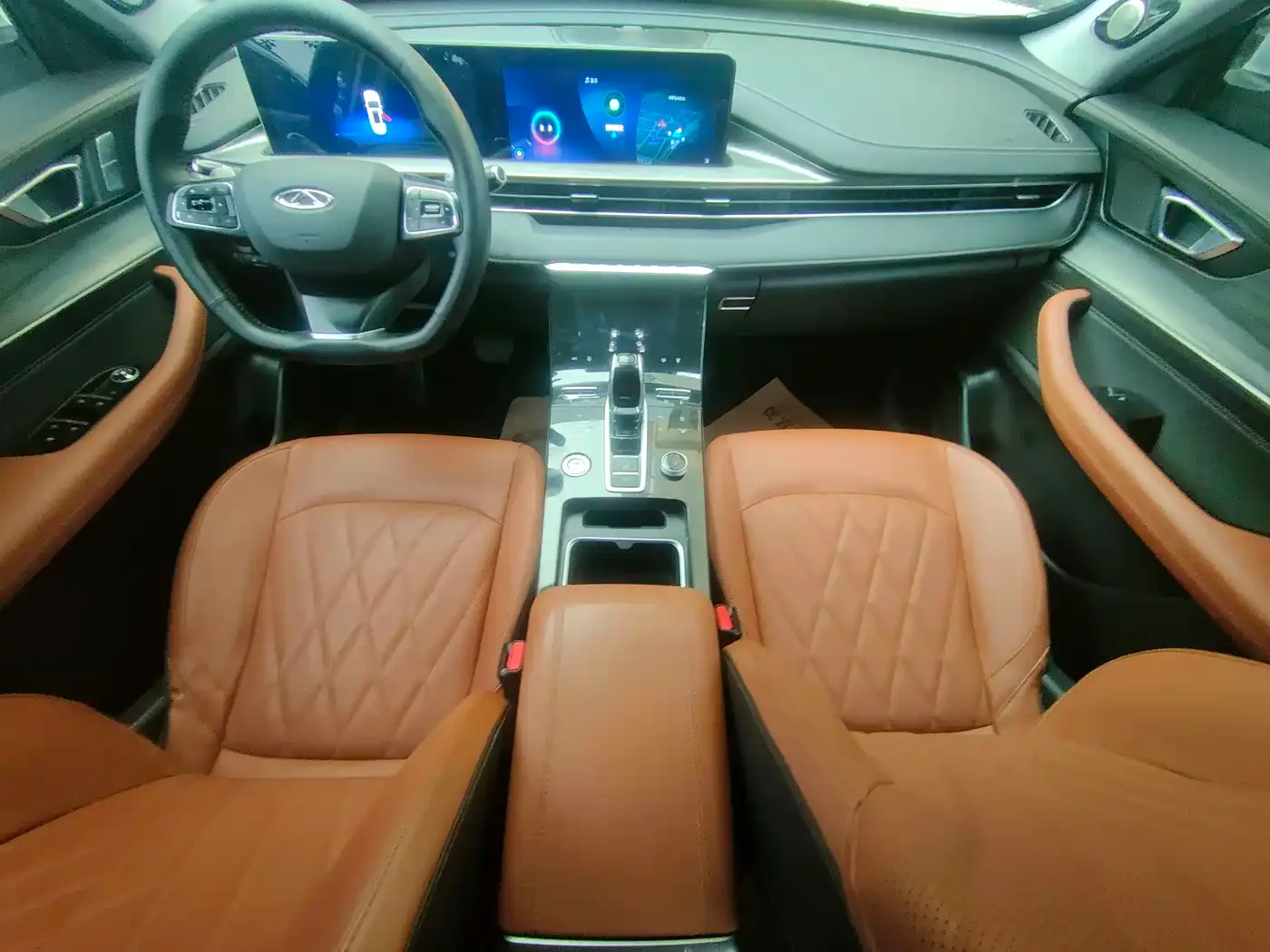 Chery Tiggo 8 PLUS 2022 290TGDI DCT Luxury Travel Edition — Фото автомобиля 12