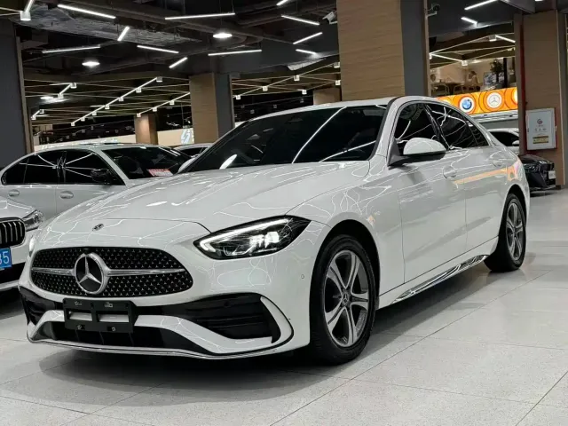 Фотография автомобиля — Mercedes-Benz C-Class