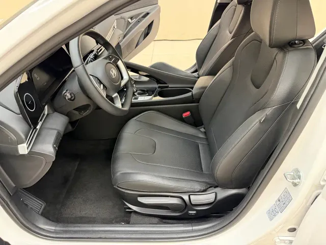 Hyundai Elantra — Фото автомобиля 8