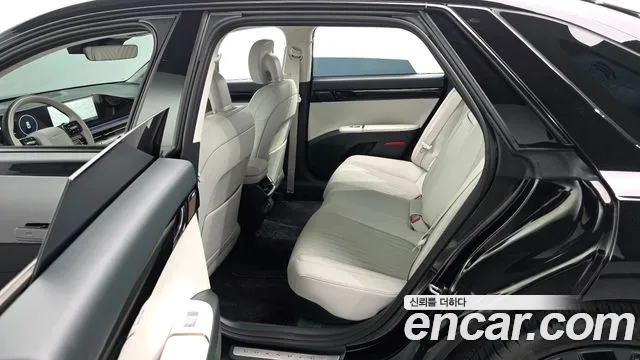 Hyundai Grandeur GN7 — Фото автомобиля 12