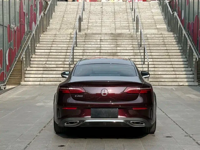 Mercedes-Benz E-Class — Фото автомобиля 14
