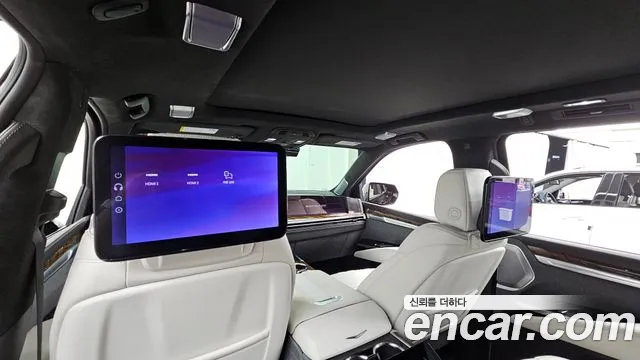 Cadillac Escalade — Фото автомобиля 30