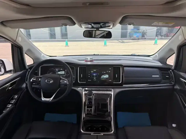 GAC Trumpchi M8 — Фото автомобиля 10