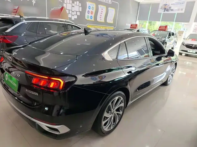 Ford Mondeo — Фото автомобиля 6