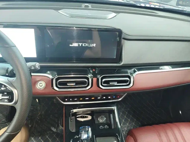 Jetour X70 Plus — Фото автомобиля 12