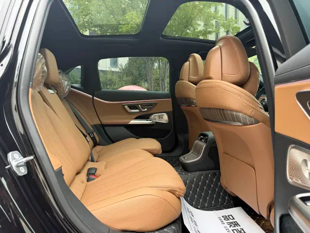 Mercedes-Benz E-Class — Фото автомобиля 14