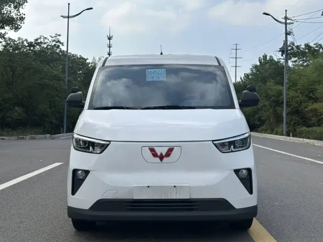 Wuling Yangguang — Фото автомобиля 12