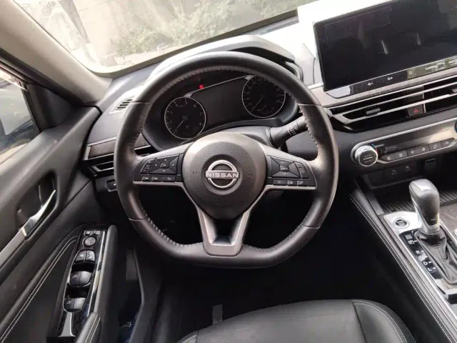 Nissan Teana — Фото автомобиля 6