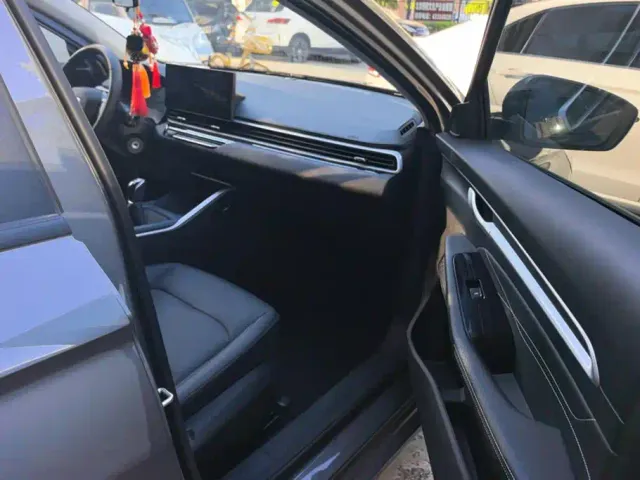 Geely Emgrand — Фото автомобиля 8