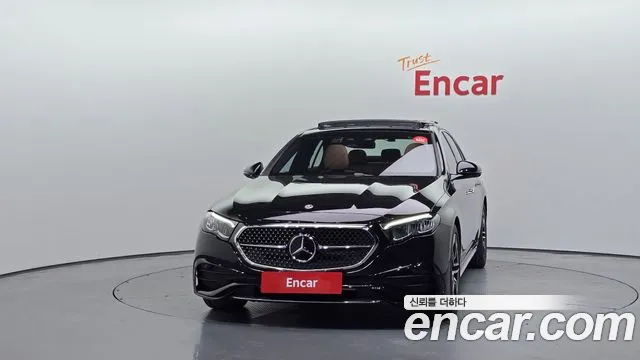 Mercedes-Benz E-Class — Фото автомобиля 3