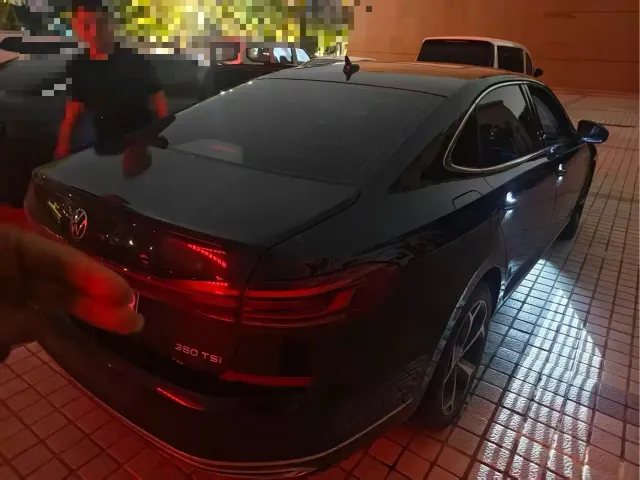 Volkswagen Passat — Фото автомобиля 6