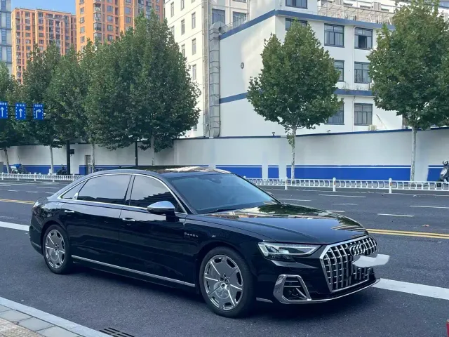 Audi A8 — Фото автомобиля 3