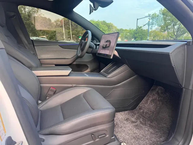 Tesla Model Y — Фото автомобиля 5