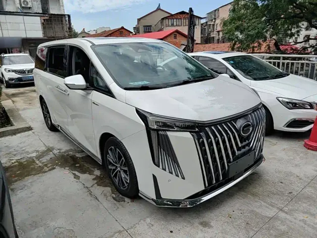 GAC Trumpchi M8 — Фото автомобиля 3