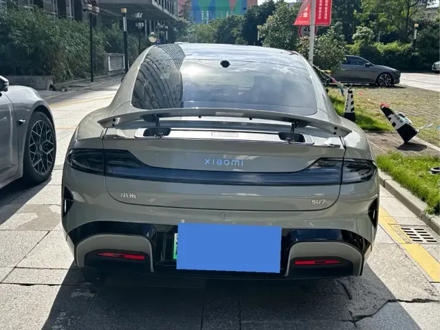 Xiaomi SU7 — Фото автомобиля 8