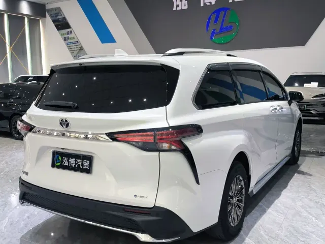 Toyota Granvia — Фото автомобиля 13