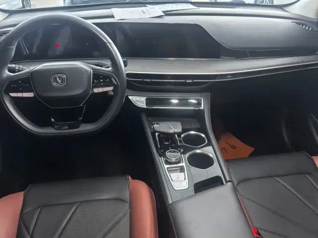 Changan Eado — Фото автомобиля 6