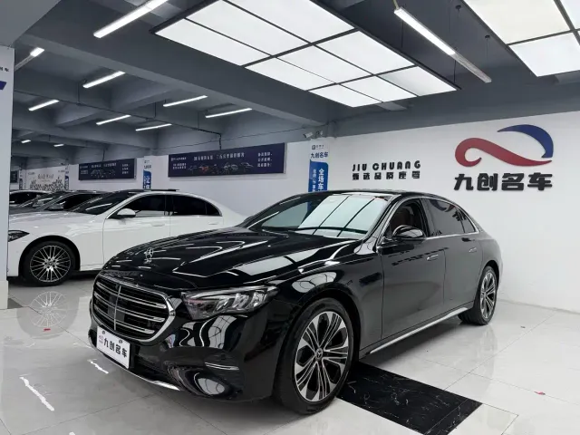 Фотография автомобиля — Mercedes-Benz E-Class