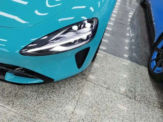 Xiaomi SU7 — Фото автомобиля 23