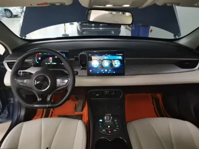 BYD Seal 05 DM-i — Фото автомобиля 9