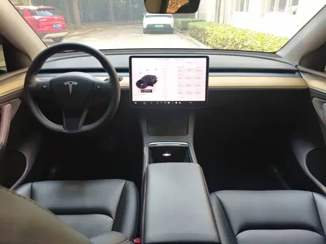 Tesla Model Y 2022 Facelift Rear-Wheel Drive Version — Фото автомобиля 9