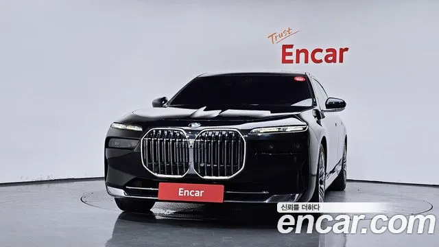 BMW 7-Series — Фото автомобиля 3