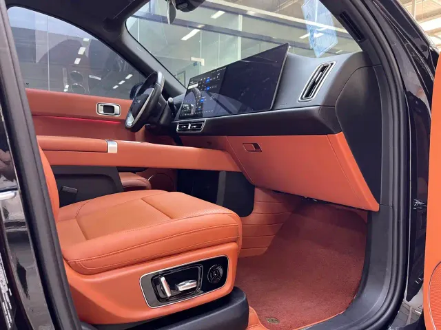 Li Auto L9 — Фото автомобиля 14