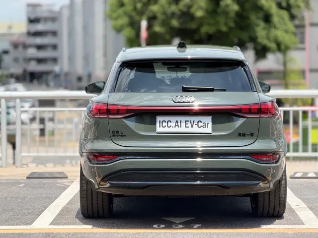 Audi Q6L e-tron — Фото автомобиля 7
